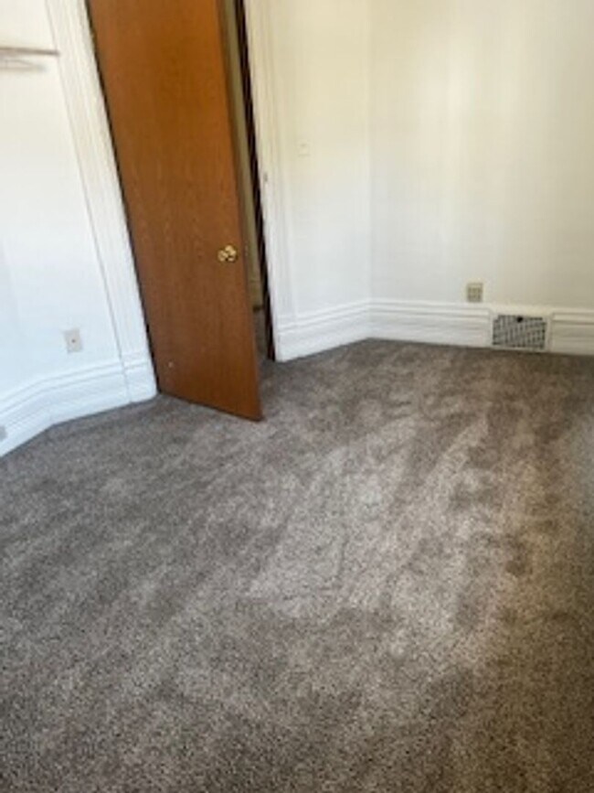 Building Photo - 809 N 3rd St