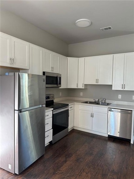 Building Photo - 3033 Pauger St