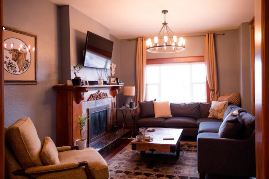 Living Room - 1373 Osceola St