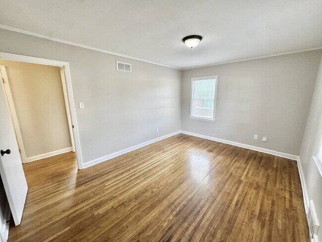 Building Photo - 1051 Mosby Rd