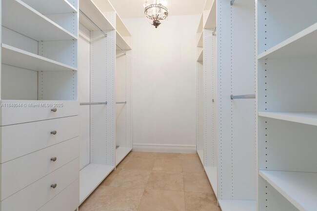 Building Photo - 251 Crandon Blvd
