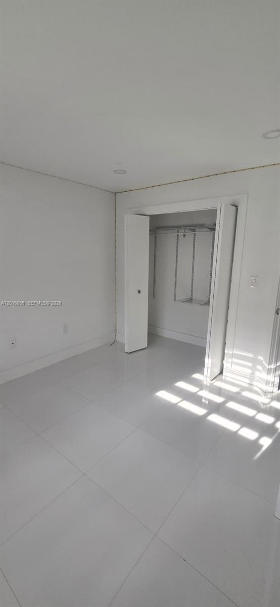 Building Photo - 2461 W 76th St