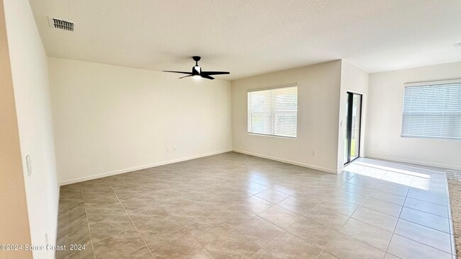 Building Photo - 6495 Topaz Dr