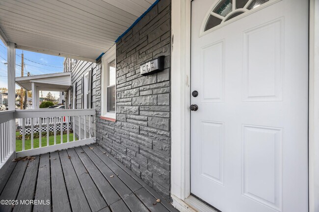 Building Photo - 6 Orchard St