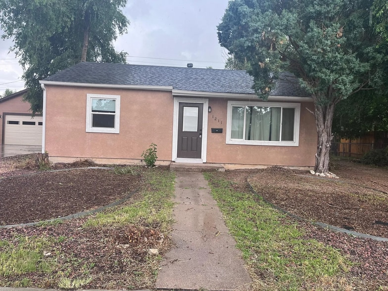 Primary Photo - 1211 Florence Ave