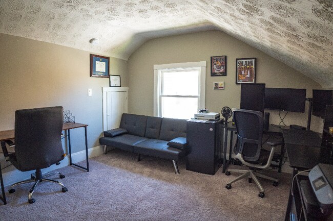 Building Photo - 1278 W 106th St