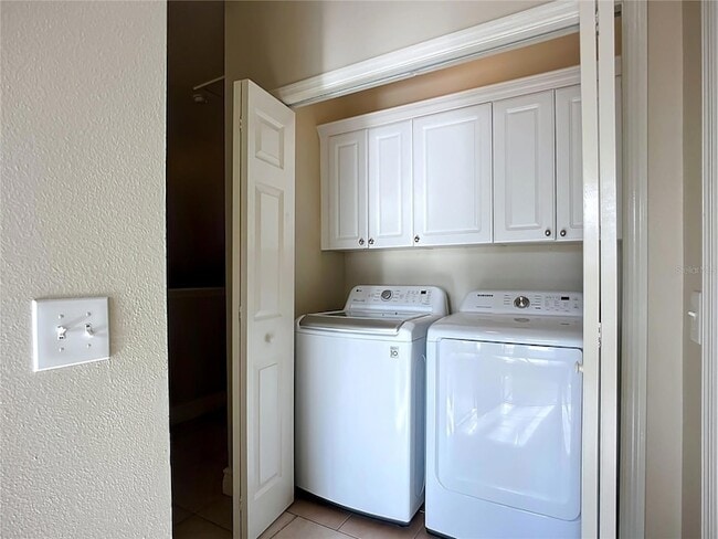 Building Photo - 3884 Deberry Dr