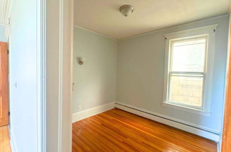Building Photo - 296 Quail St