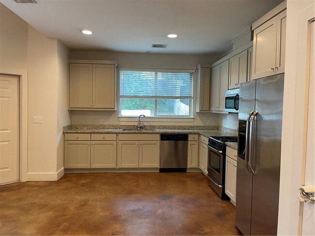 Building Photo - 3313 Thomas Kincheon St