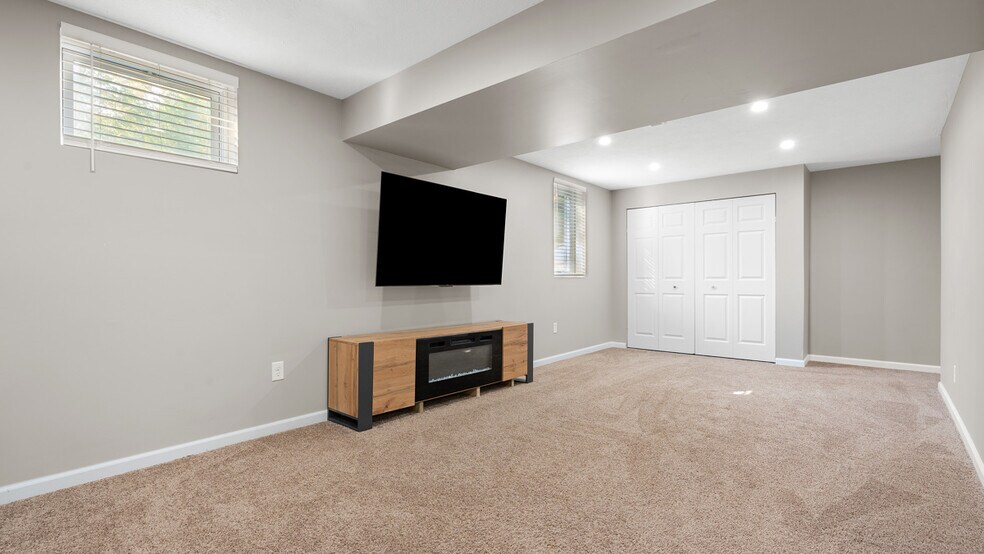 Building Photo - 111 Hermitage Ct