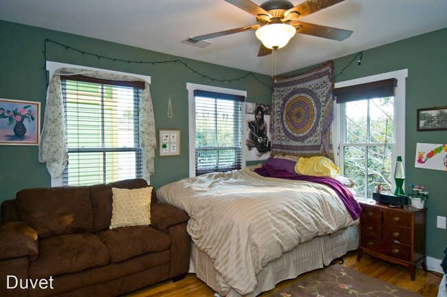 Building Photo - 4 br, 3.5 bath House - 76 Morris Street A