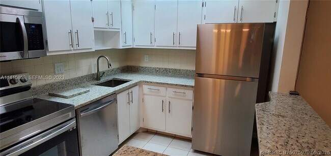 Building Photo - 9706 S Belfort Cir