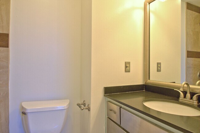 Building Photo - 6489 Hart Ln