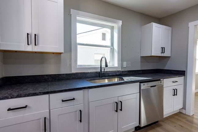 Building Photo - 3312 Tarlton Ave