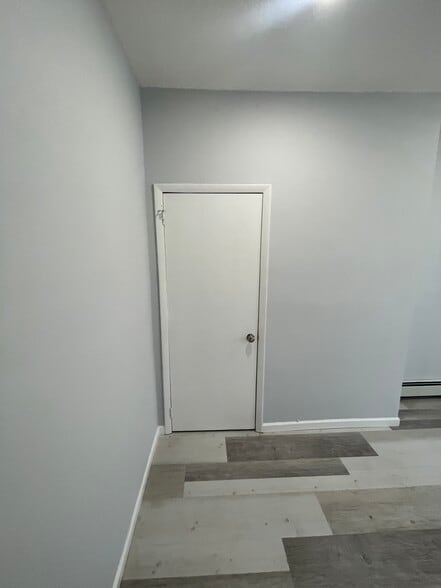 Building Photo - 158 Hopkins Ave