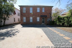Building Photo - 131 E Ridgewood Ct
