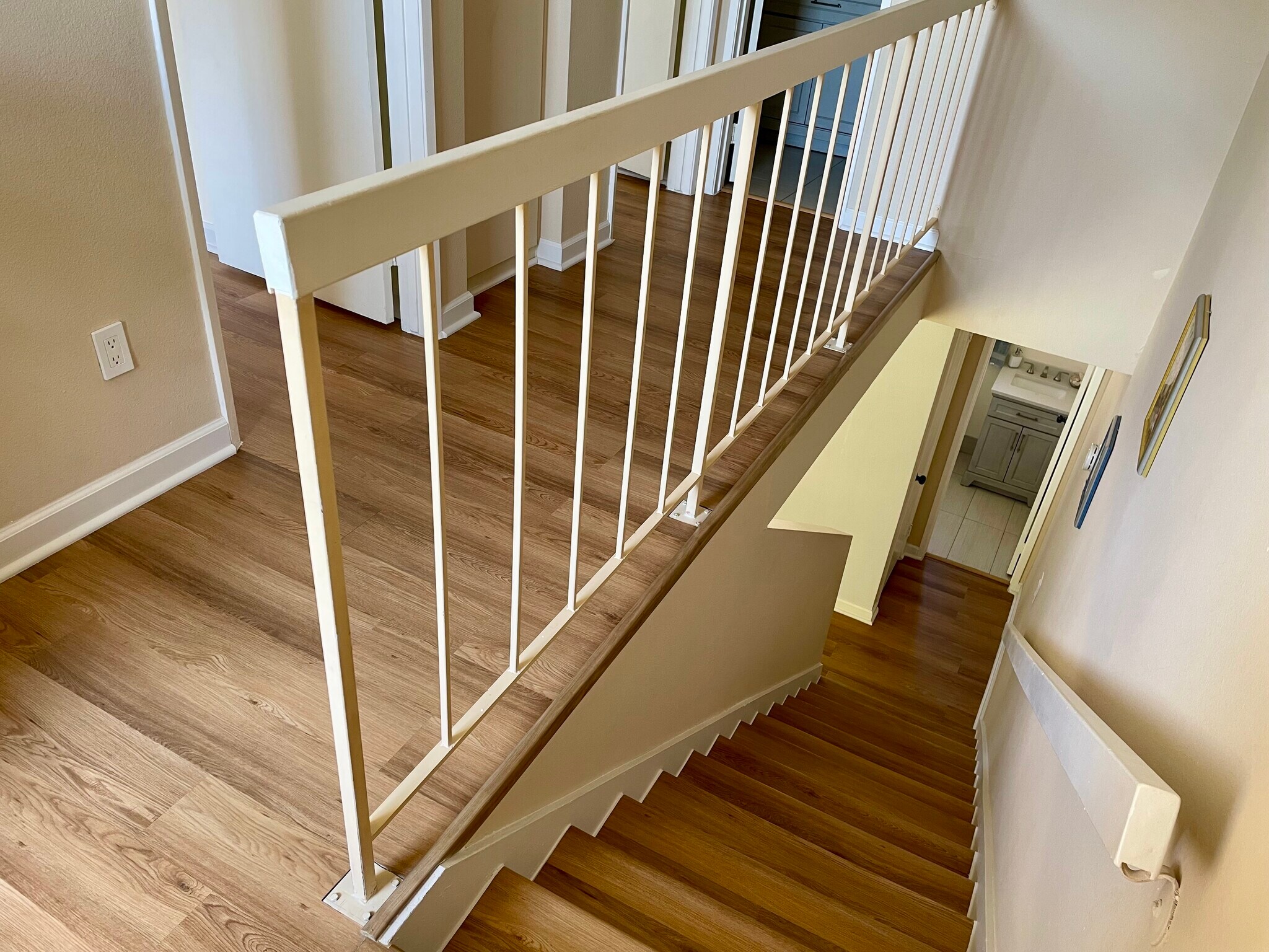 Hallway 2nd floor - 2742 Meadow Lark Dr