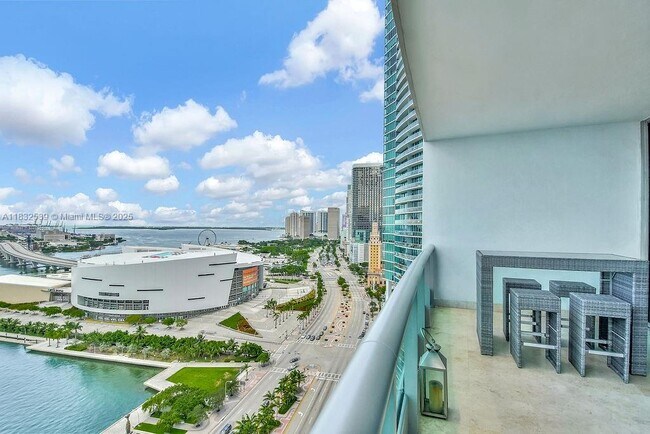 Building Photo - 900 Biscayne Blvd