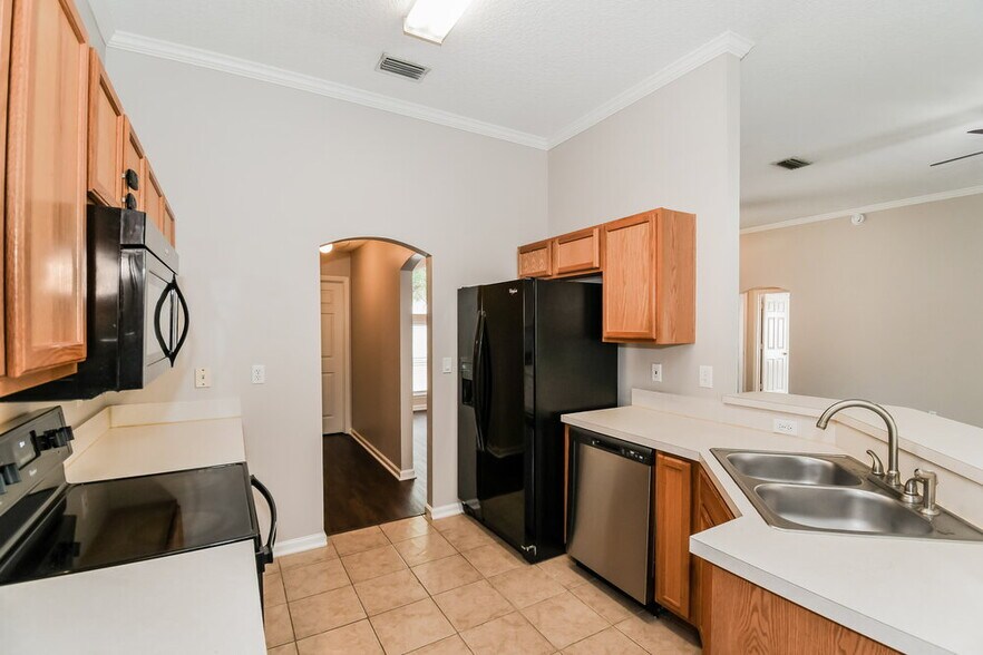 Building Photo - 5331 Whitecastle Ct