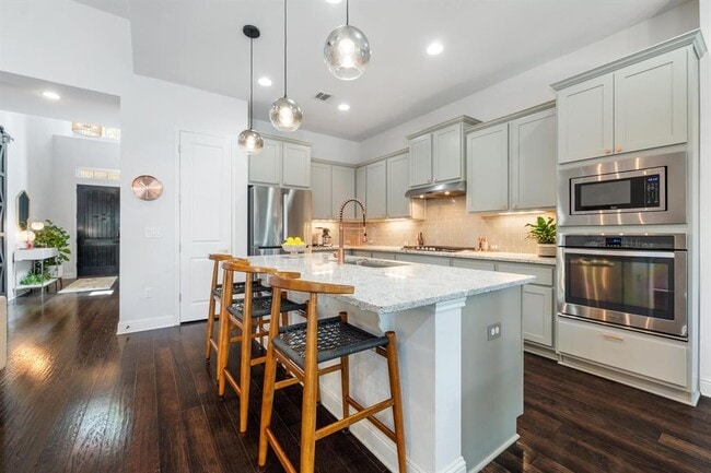 Building Photo - 6701 Teulada Dr