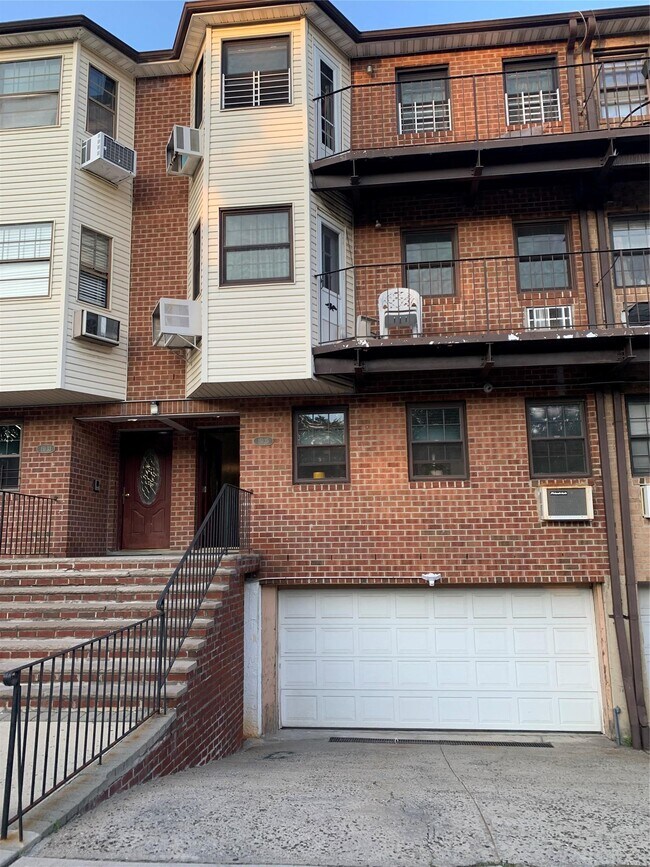 Primary Photo - 15135-151-78 78th St