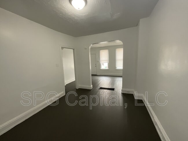 Building Photo - 342 Smyser St