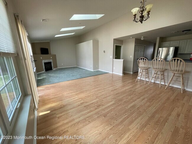 Building Photo - 48 Timberline Dr