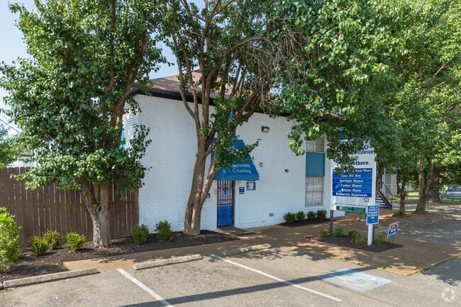 Building Photo - Southern Place