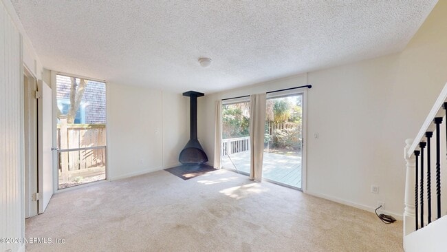 Building Photo - 222 7th St