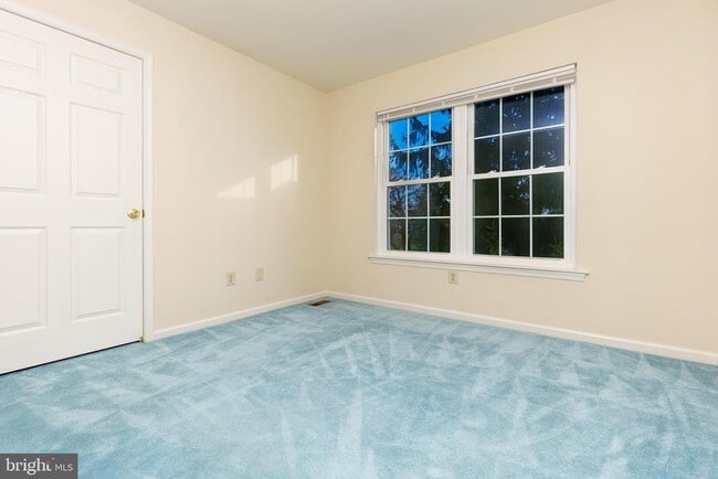 Building Photo - 411 Old Lincoln Hwy