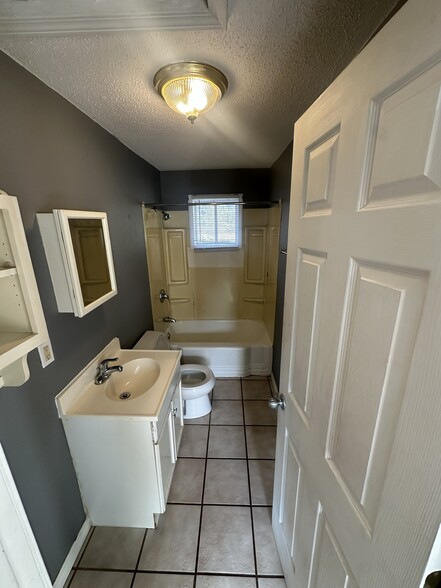 #1 - 613 N Franklin Ave