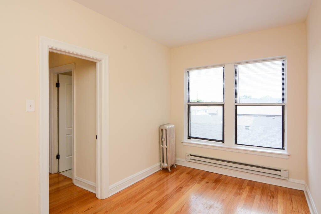 Building Photo - 4644 N Paulina St