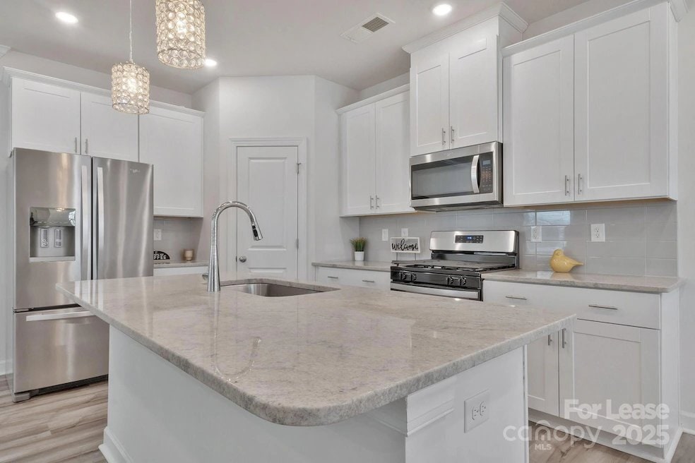 Building Photo - 4013 Armstrong Farm Dr