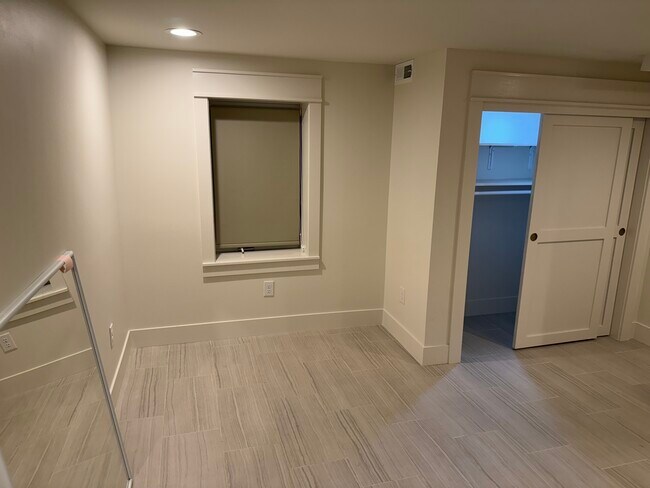 Building Photo - 1612 N Star Ave