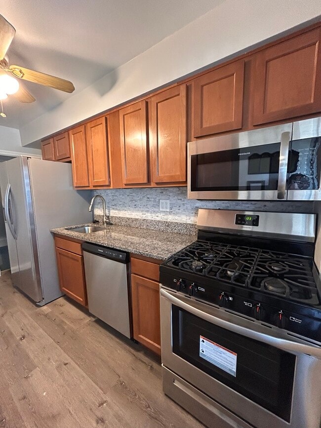Building Photo - 433 Pembrooke Blvd
