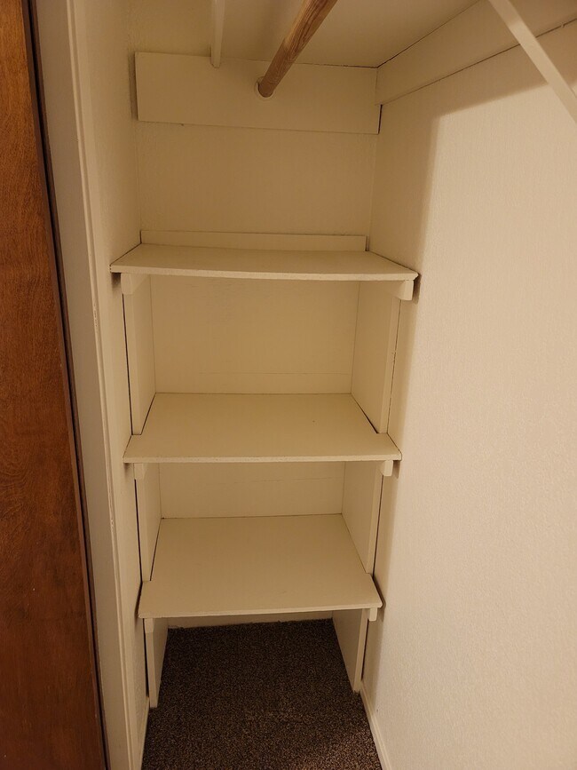 Building Photo - 930 N Indiana St