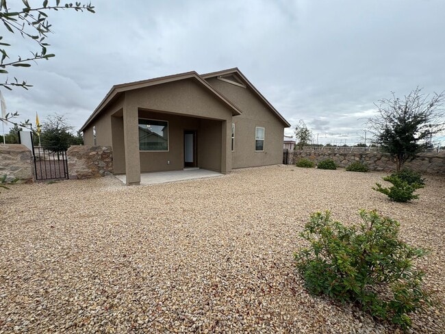 Building Photo - Home for rent in Socorro