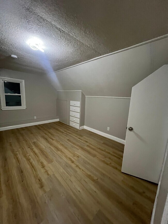 Building Photo - 1026 Renfield Rd