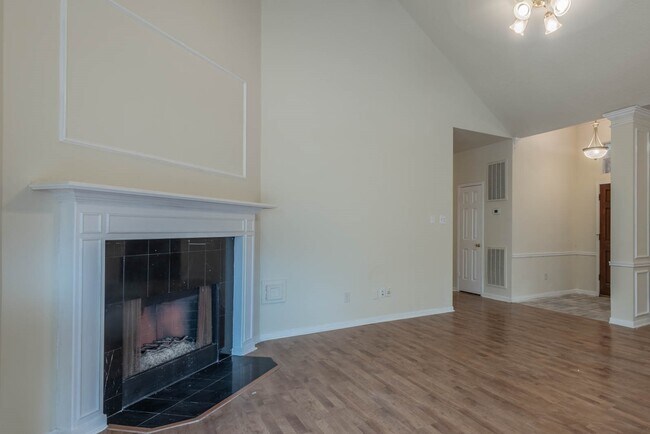 Building Photo - 17030 Macleish Dr