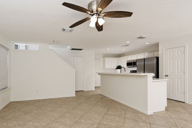 Building Photo - 222 Blushwood Pl