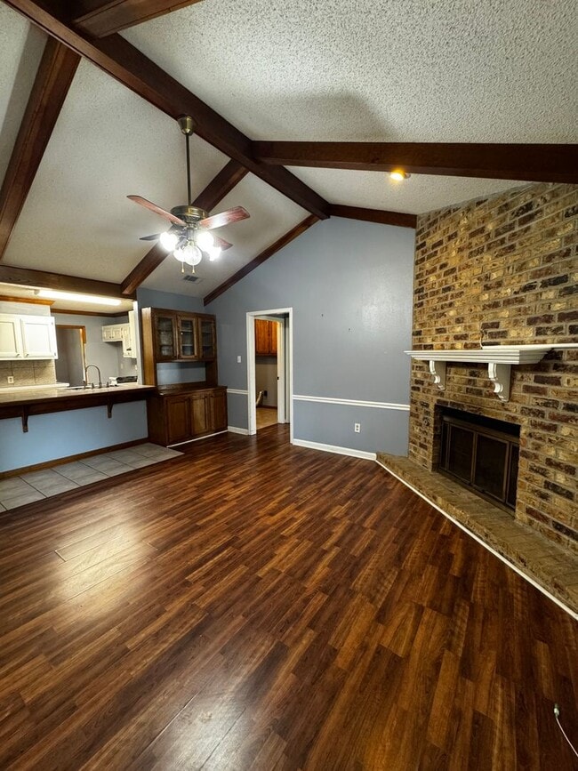 Building Photo - 1729 Tallwood Dr
