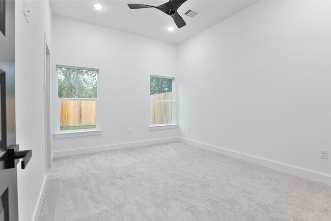 Building Photo - 8109 Bigwood St