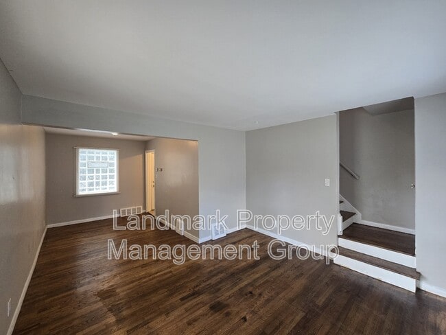 Building Photo - 9151 Mansfield St