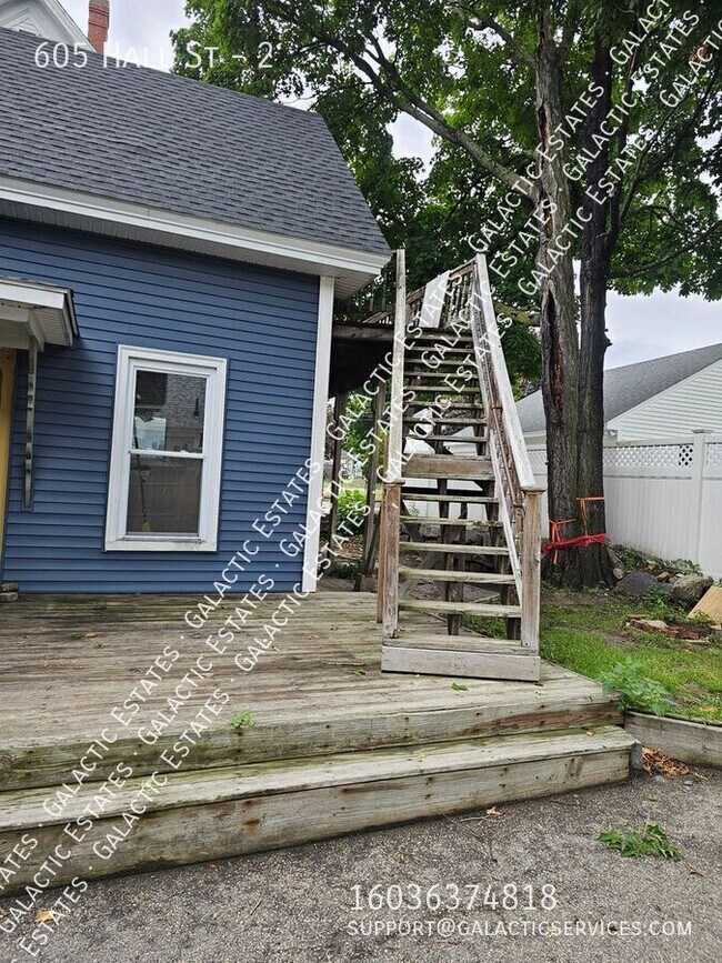Building Photo - 605 Hall St