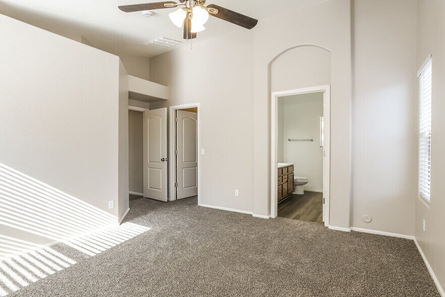 Building Photo - 21103 N Danielle Ave