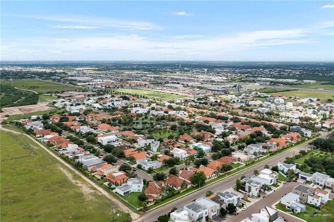 Building Photo - 21 Ben Hogan Dr