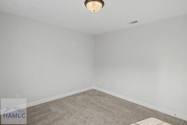 Building Photo - 157 Hamlet Ct