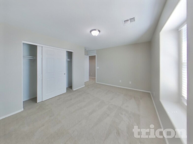 Building Photo - 4122 W Federal Way