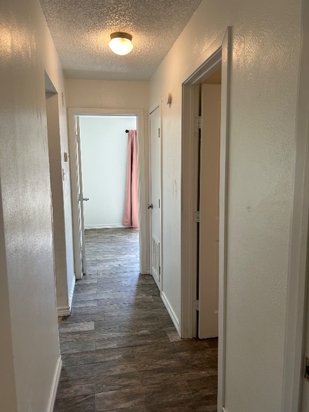 Building Photo - 402 Randy Blvd