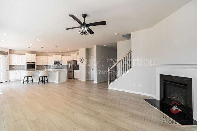 Building Photo - 6295 Fairfax Ct